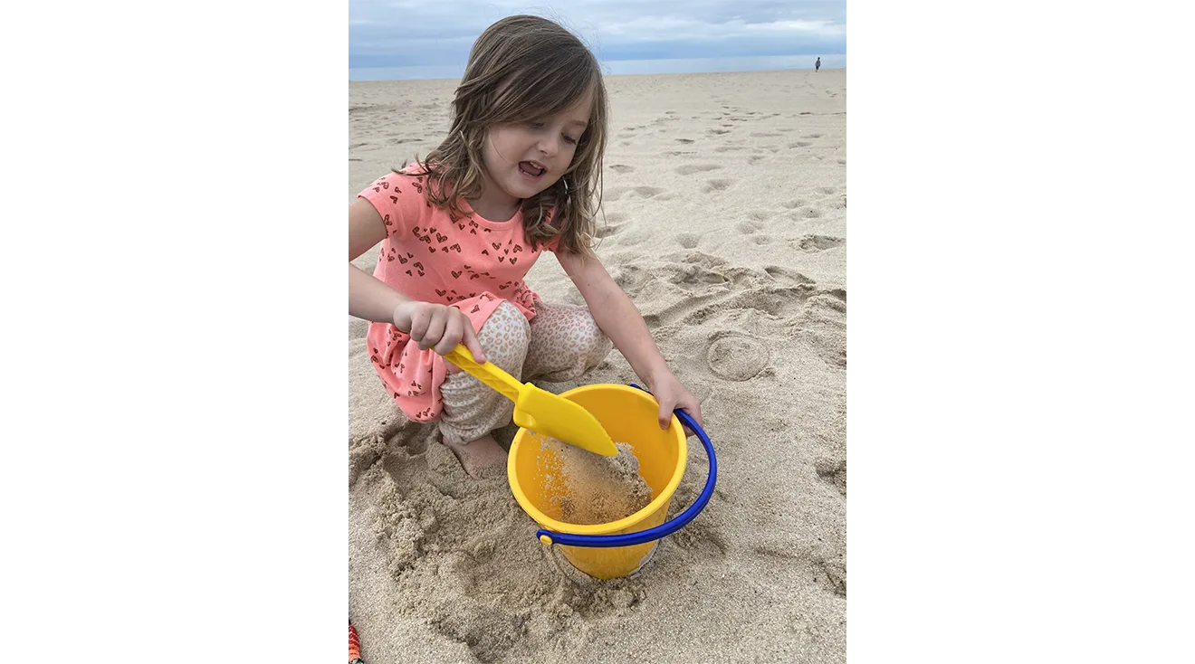 What Toys are Best Beach Babies: Top Fun Picks for Sandy Playtime