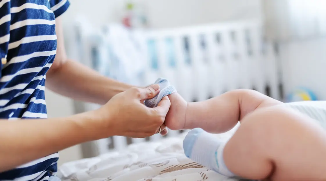 Feet Facts: Should Babies Wear Socks?