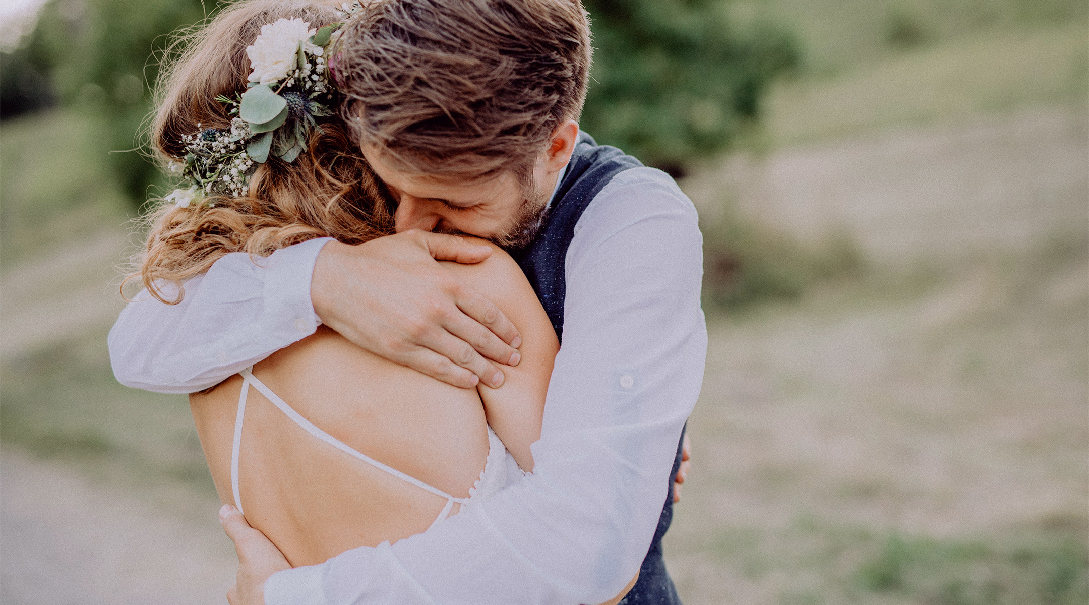 bride announces to her groom at their wedding that she's pregnant