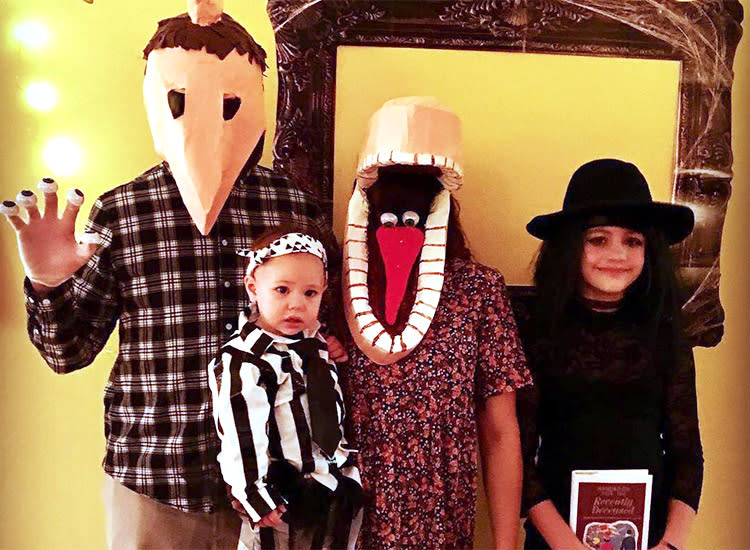 family halloween costumes beetlejuice