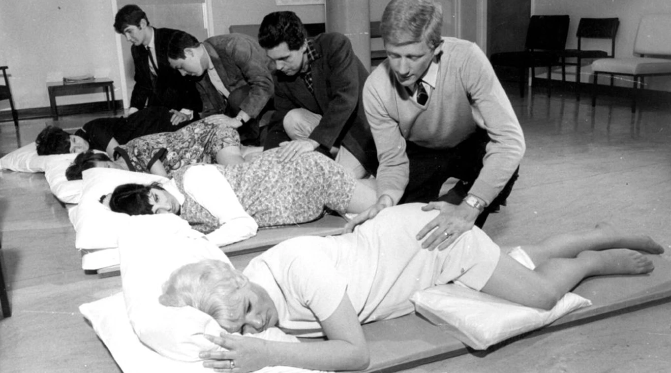 13th August 1968: Prenatal lamaze classes at Margate Hospital in Kent where fathers are involved in the birth and rearing of the children