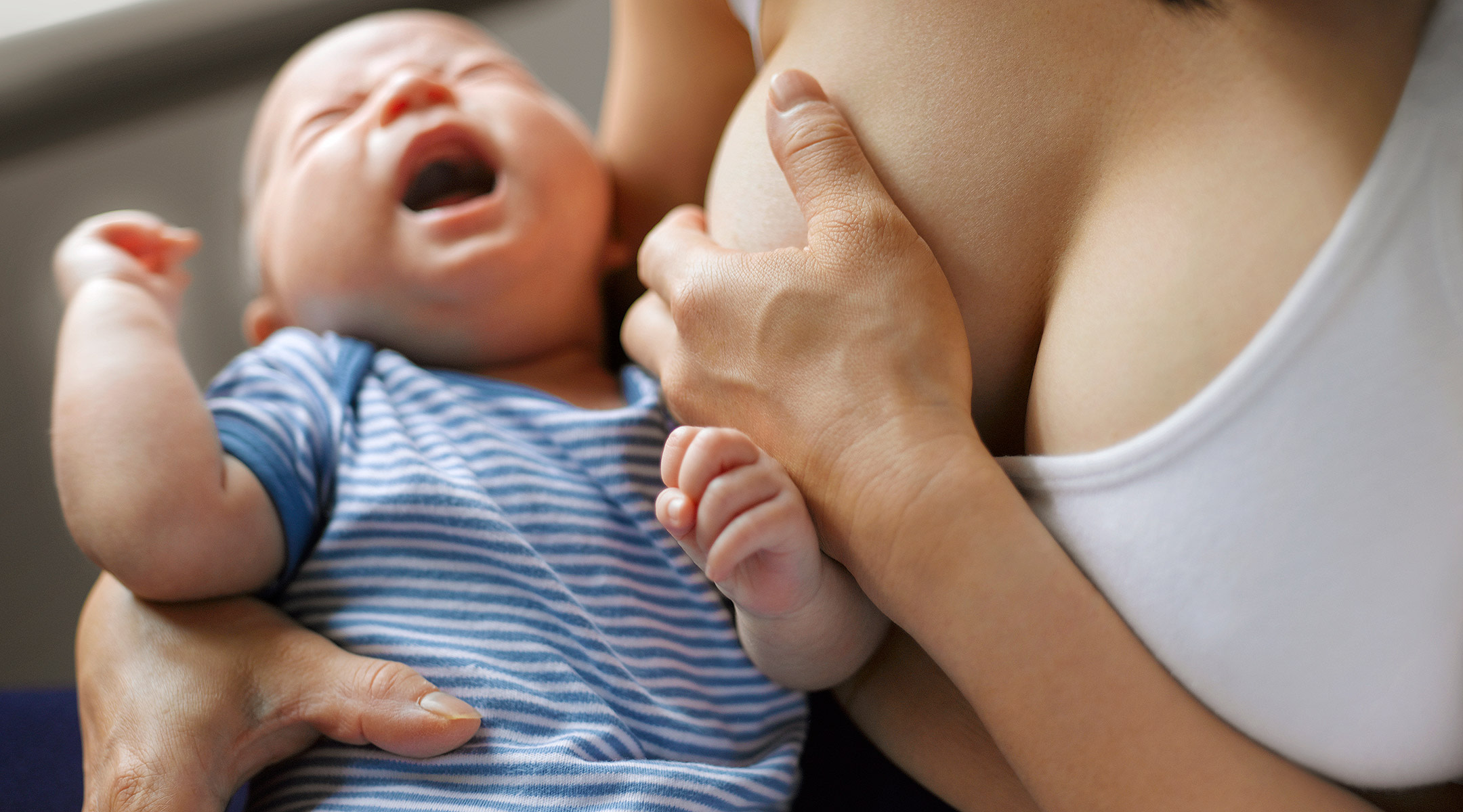 Mother baby mastitis breast pain while breastfeeding