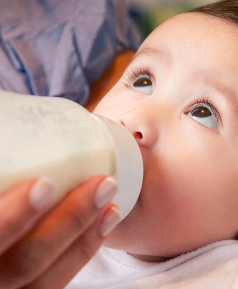 Moms-to-be, here's why you should avoid drinking from plastic