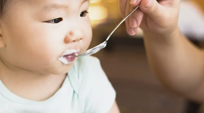 when-can-babies-have-yogurt