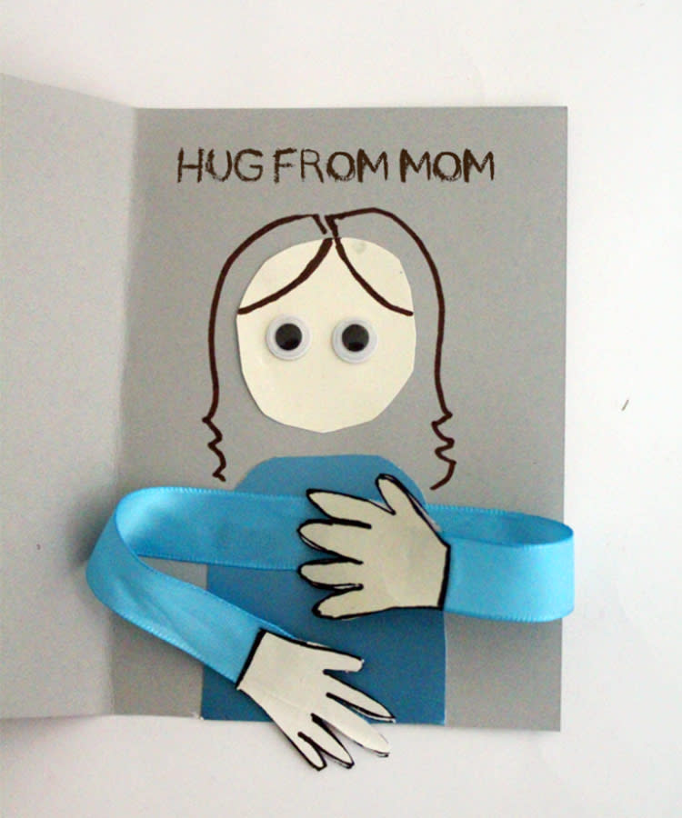 https://images.ctfassets.net/6m9bd13t776q/5IAd1tXrNB0KoopXQJdGY2/6846c33e3629442493d3d73941d8f057/hug-mothers-day-card-craft-750x900.jpg?q=75