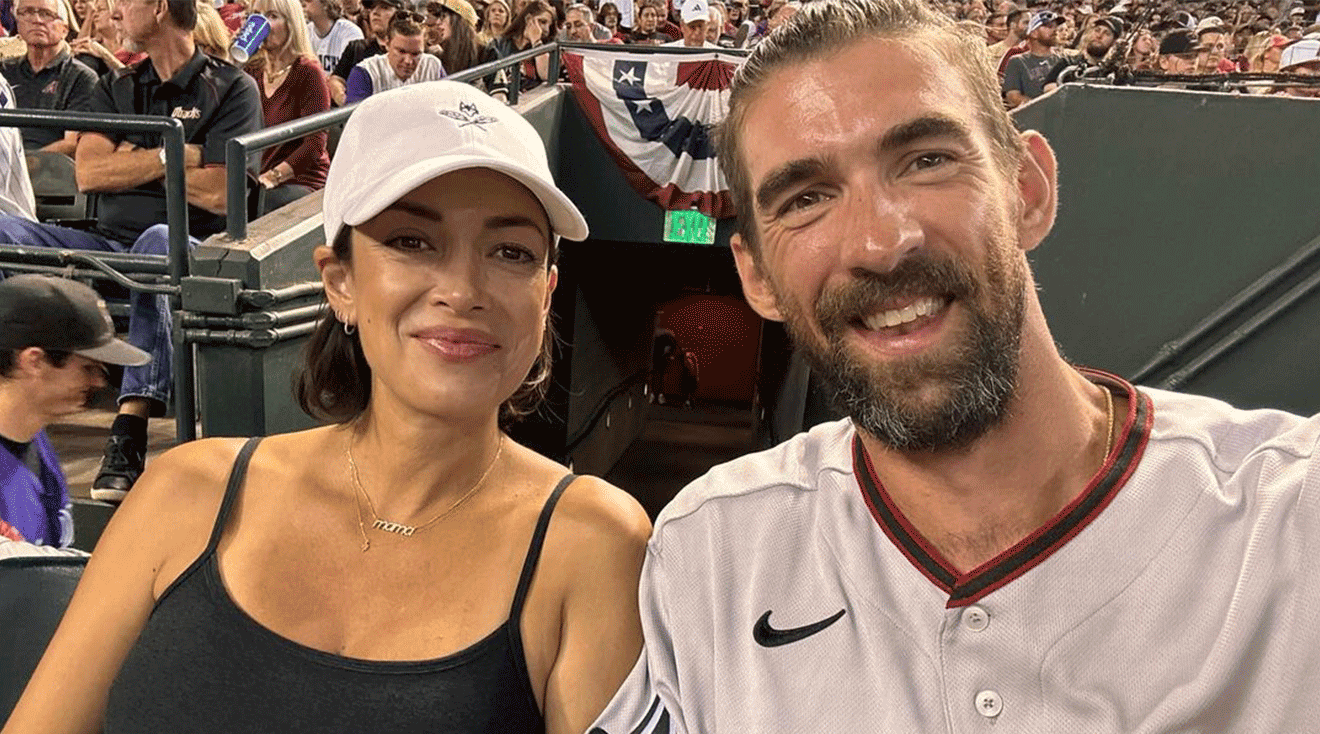 selfie of michael phelps and wife nicole at baseball game