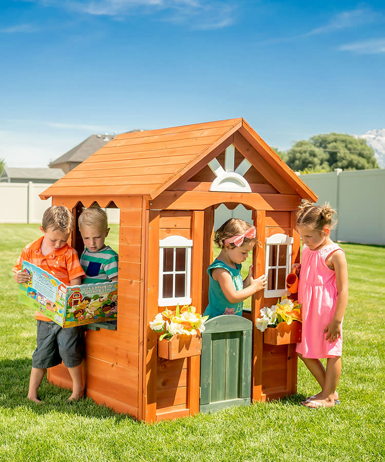 The Best Toddler Playhouses For Outdoor, Best Outdoor Playhouse For Tall Toddlers
