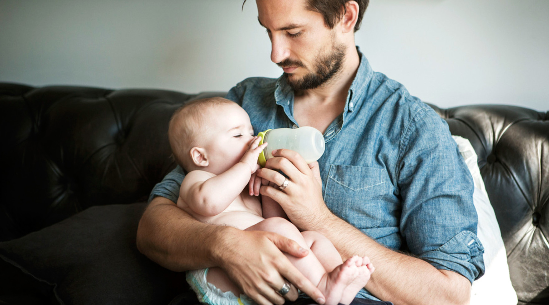 6 Bottle Feeding Tips for Breastfed Babies