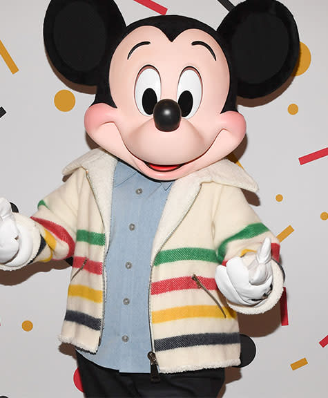 Call from mickey mouse to announce trip 60 photos - Arptravels.com