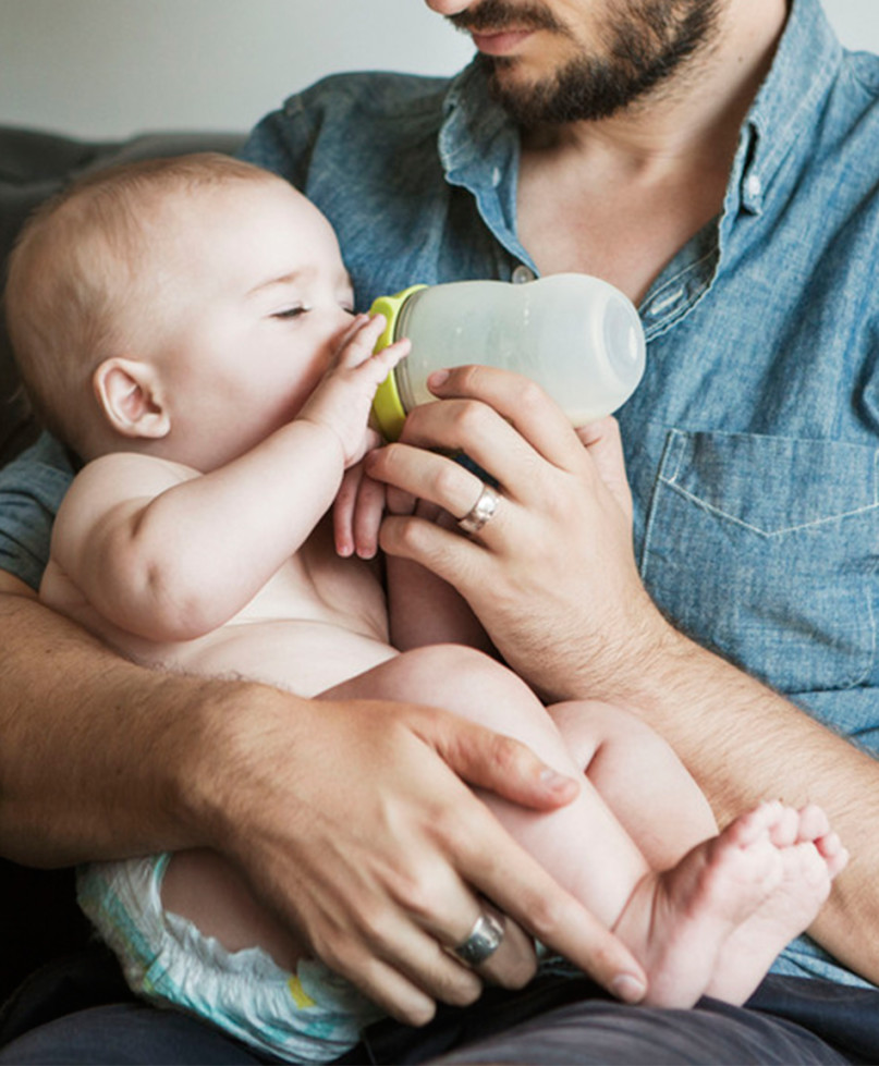 How to Bottle-Feed a Baby: Everything You Want to Know