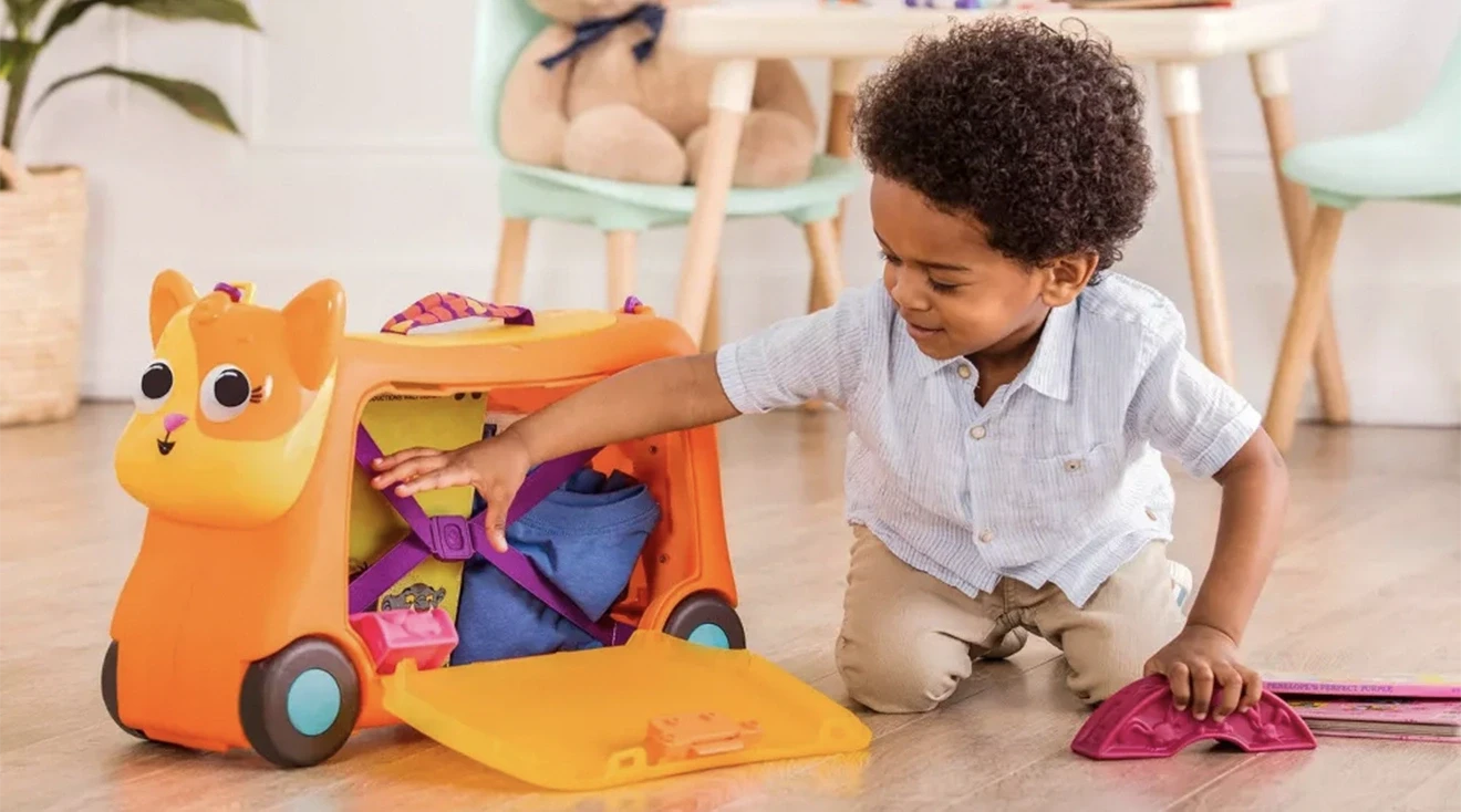 Trunki Review: Kids ride on suitcase