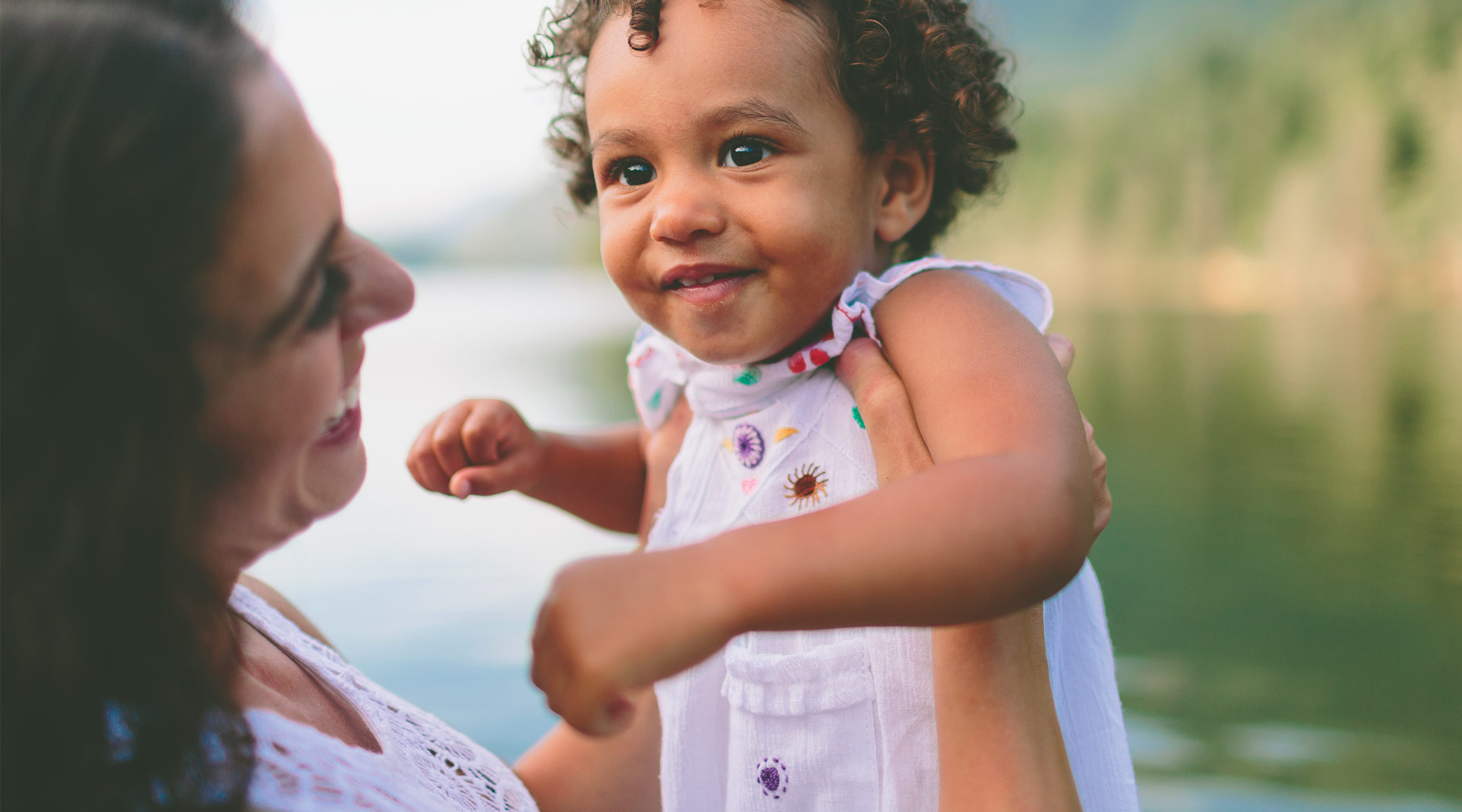 how to protect child with severe allergies, mom and toddler outdoors