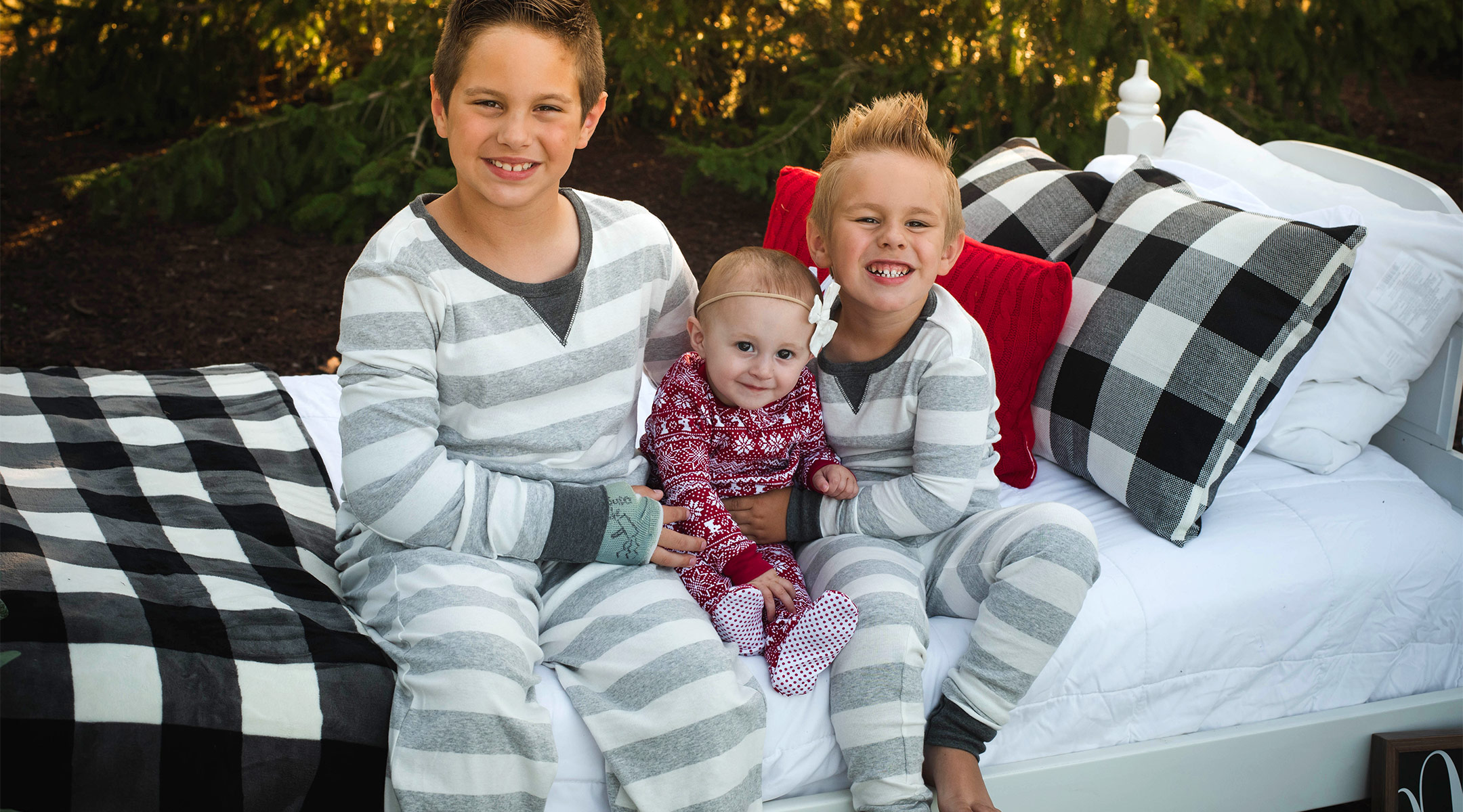 baby gap holiday pajamas