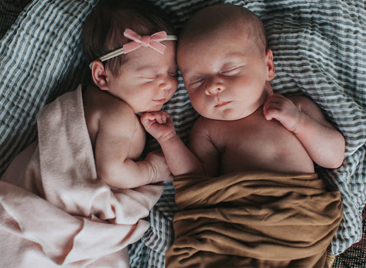 17 Aw-Worthy Photos of Twins and Multiples