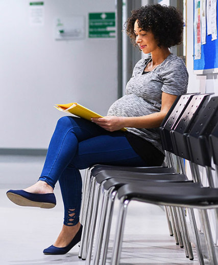 How to sit in office chair during pregnancy 