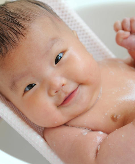 Baby S First Bath How To Bathe A Newborn, Baby Boy Bathtub