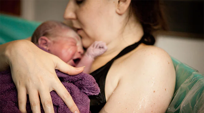 water birth newborn baby 