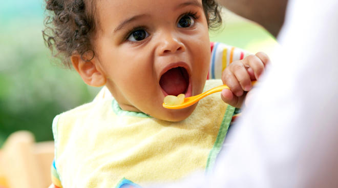 A List of Bottle Feeding Equipment: 25+ Items You Need For Feeding Baby