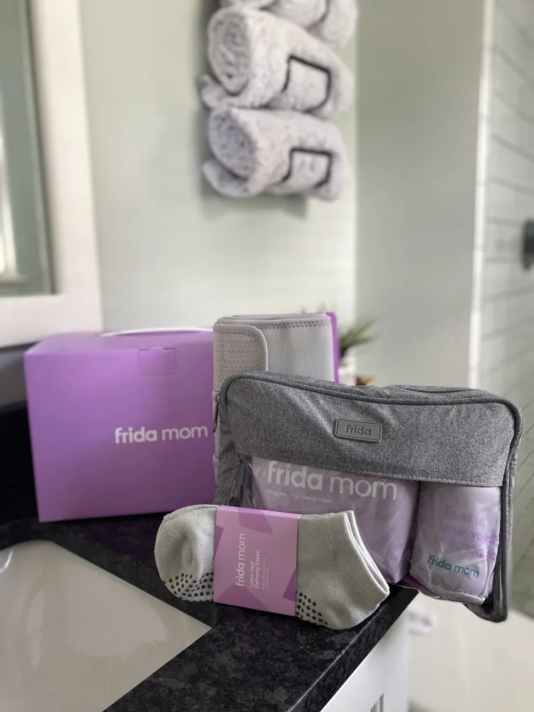 Grownsy Postpartum Mom & Baby Essential Kits, Postpartum Recovery Kit for  Lab