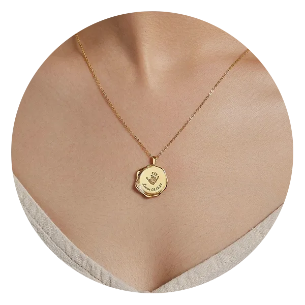 GhigoGifts Engravable Disc Pendant and Necklace