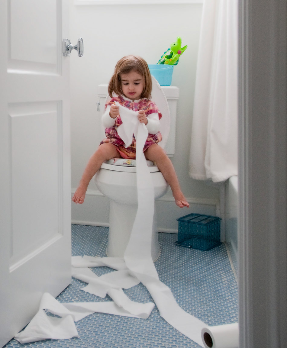 little girl kids peeing  The Exhausted Mum - When your kids gotta pee, she's gotta ...