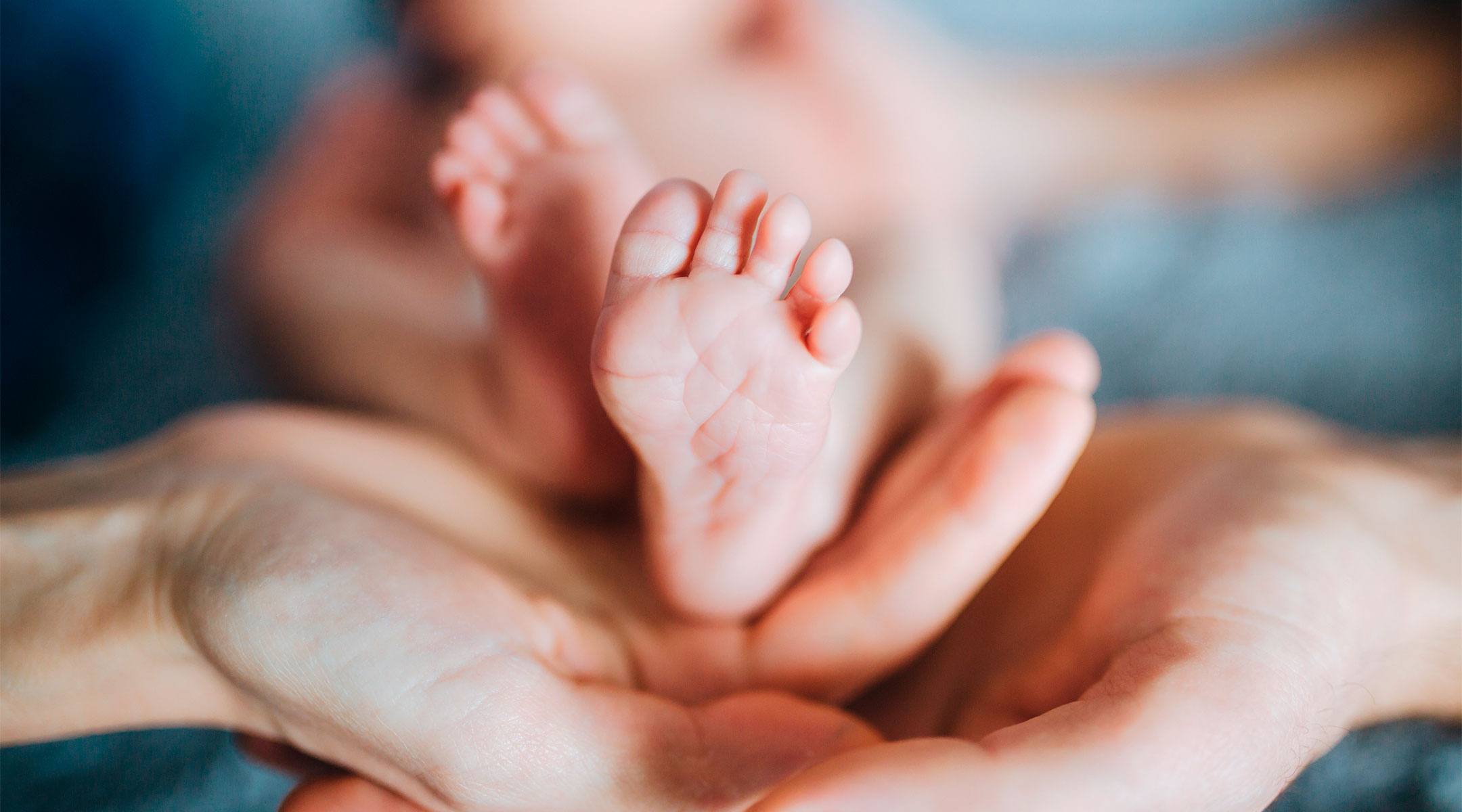 newly delivered baby, hands and feet
