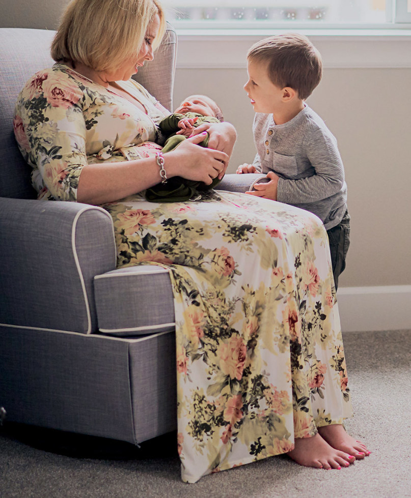 5 Best Breastfeeding Chairs for Nursing Moms of 2023