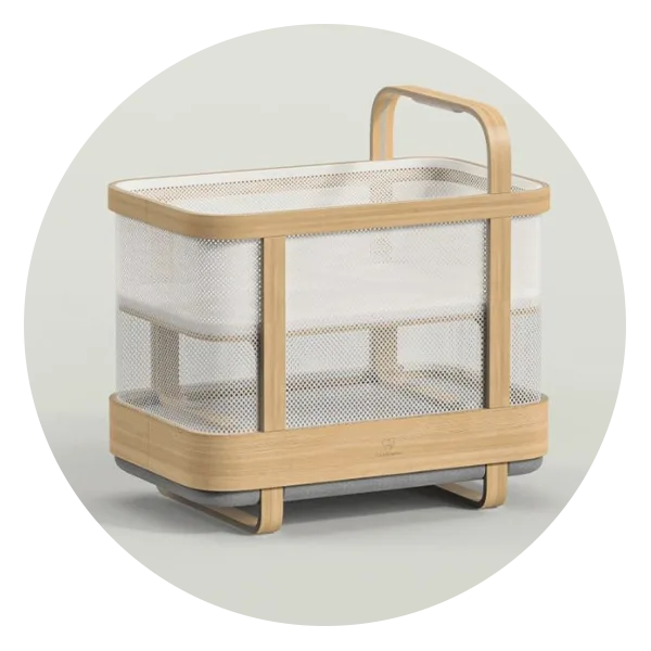 Cradle with light wood