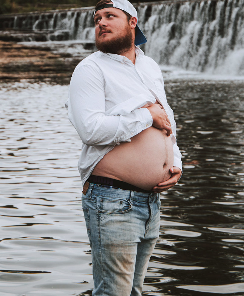 Including Dad in your maternity photos