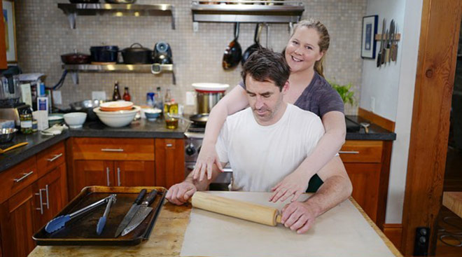amy schumer promotes new show where she learns how to cook