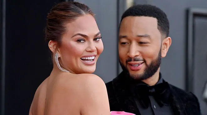 Chrissy Teigen Gives Birth to Baby #4