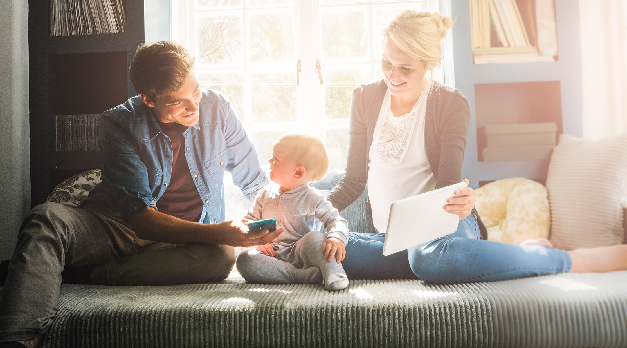 couple showing baby phone