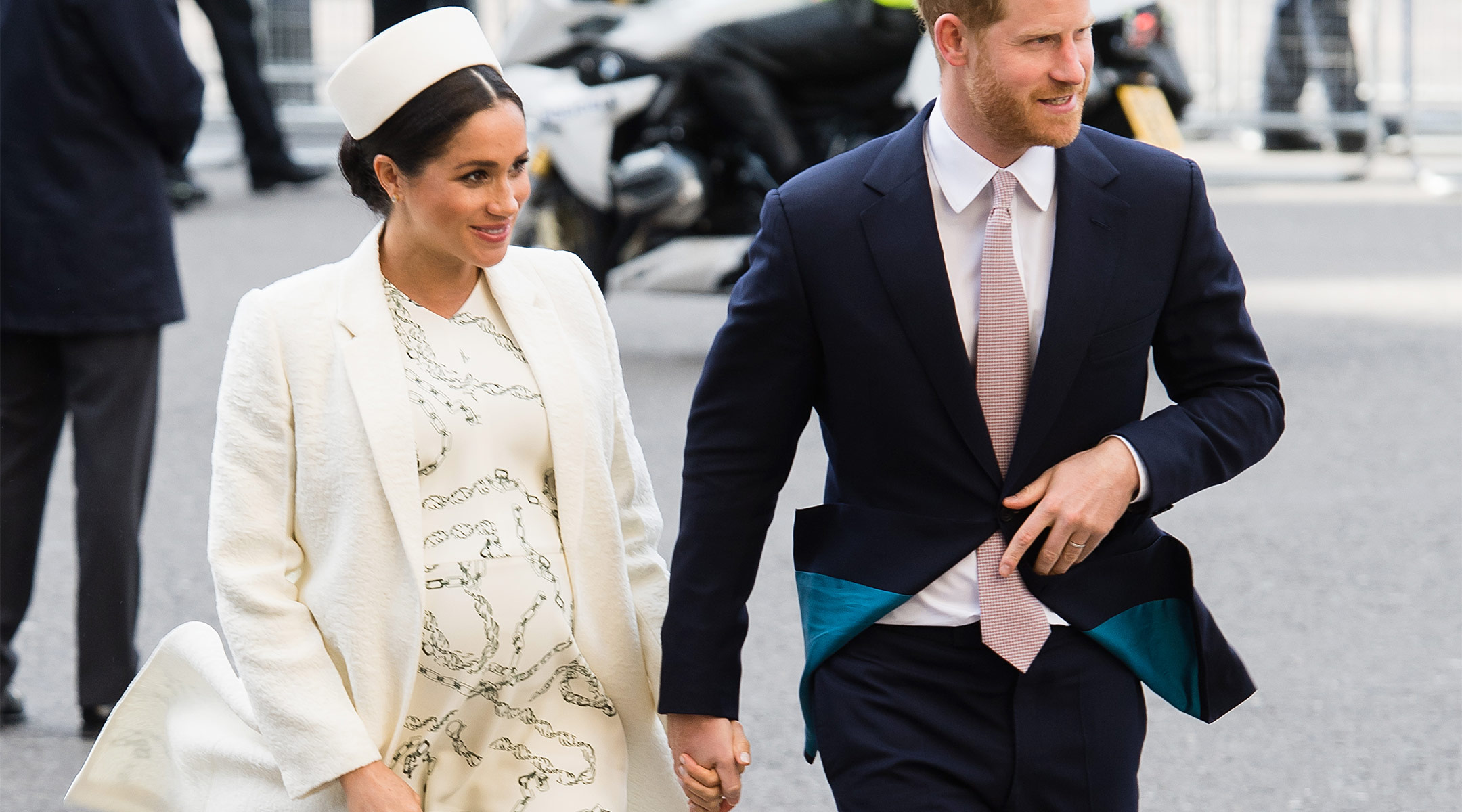 meghan markle gives birth to a baby boy