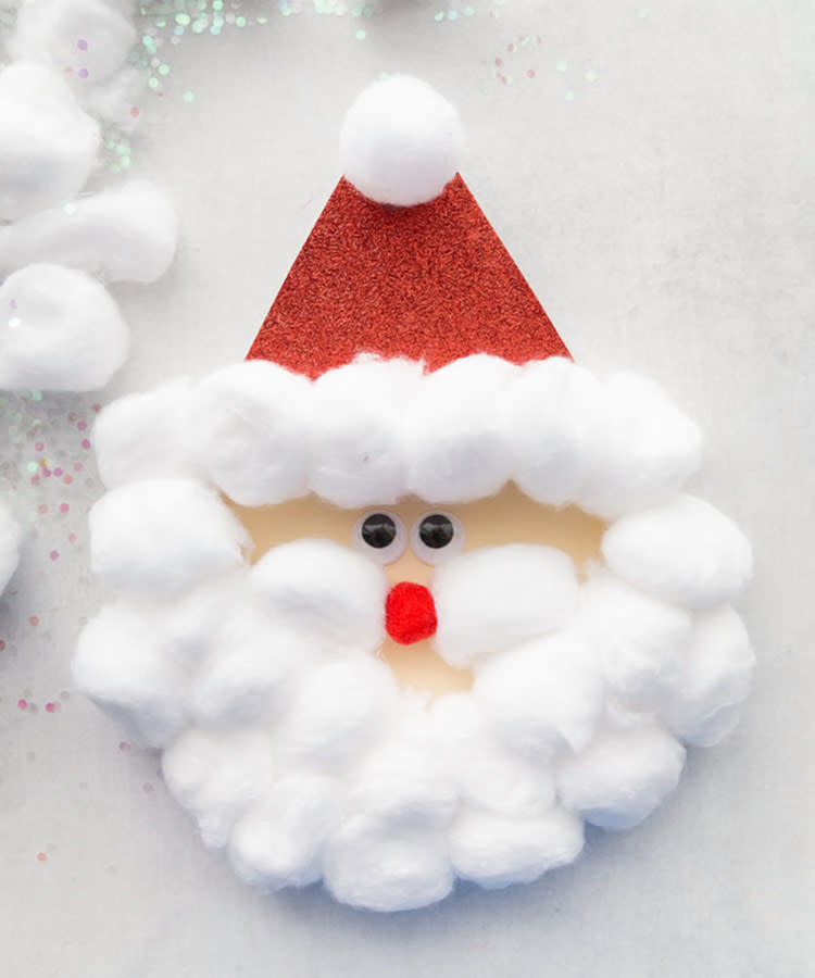 21 Easy Christmas Crafts with Construction Paper for Kids to Try