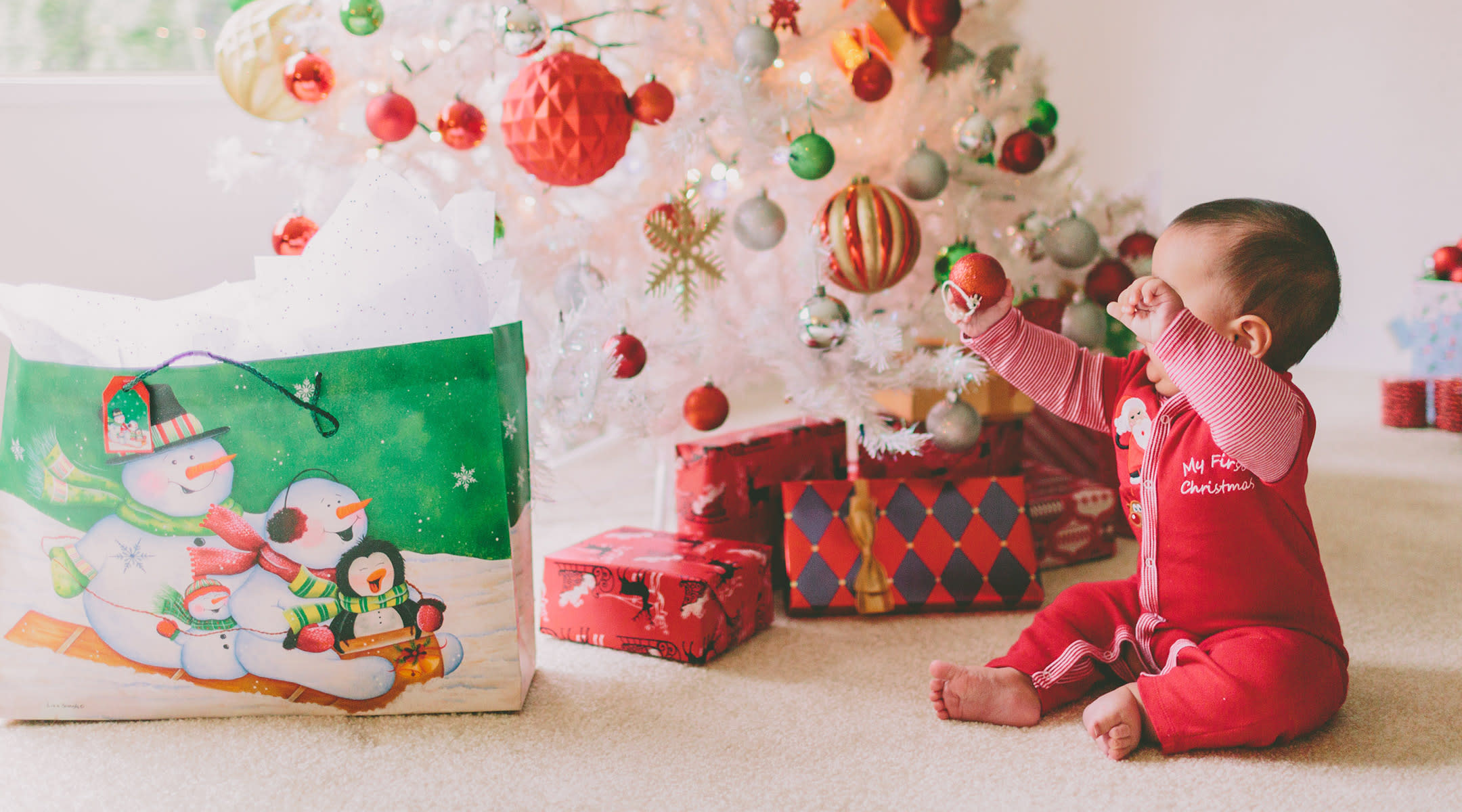 16 Ways to Make Baby’s First Christmas ExtraFestive