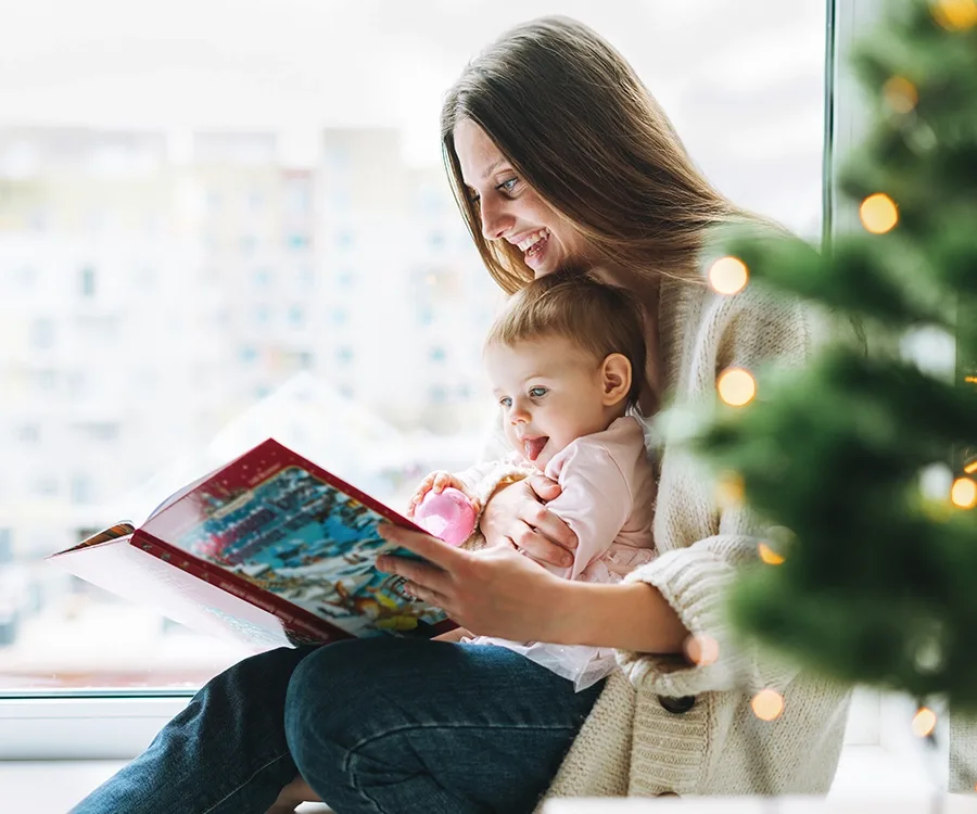 11 Practical  Super Easy Tips for Your Baby's First Christmas Photo S