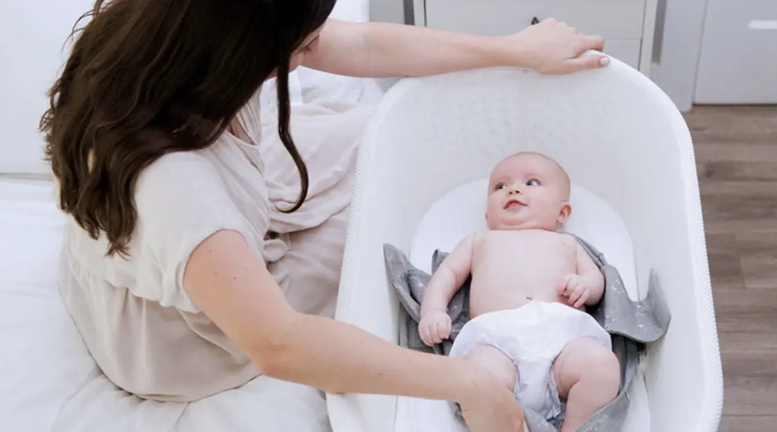 Smart cradle gives waking babies the bounce