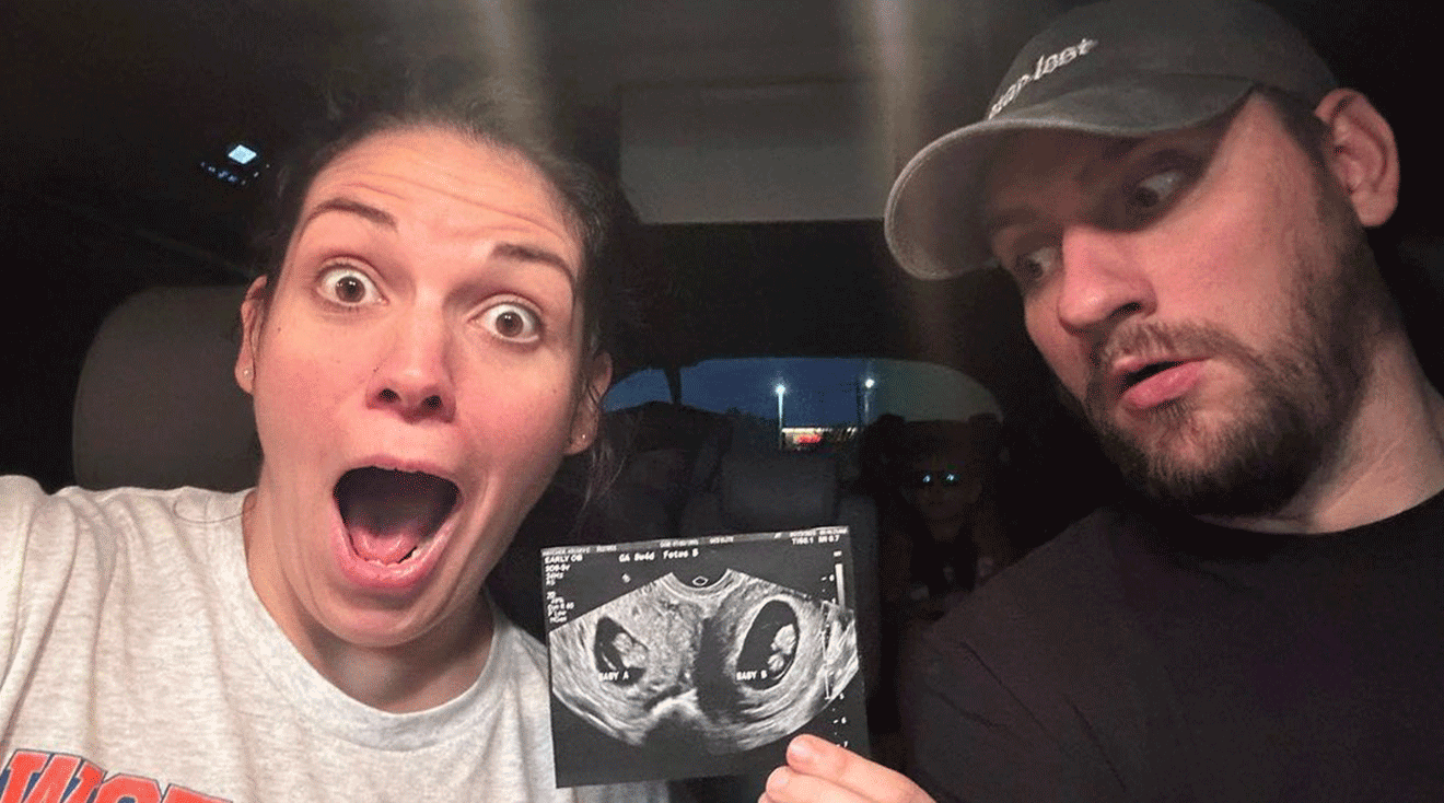 kelsey hatcher pregnant with twins in double uterus
