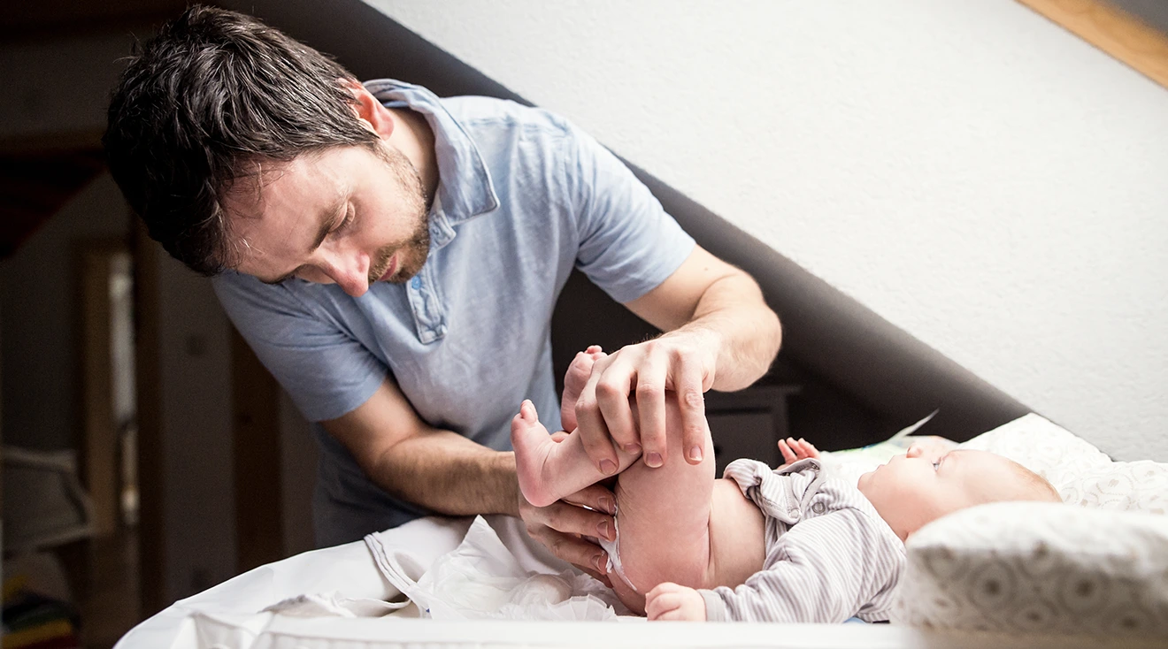 What to Do When Babys Poop Is Green pic