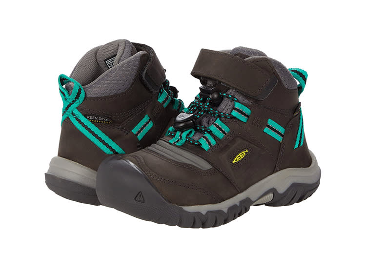 Hiking With Toddlers What to Pack and Expect