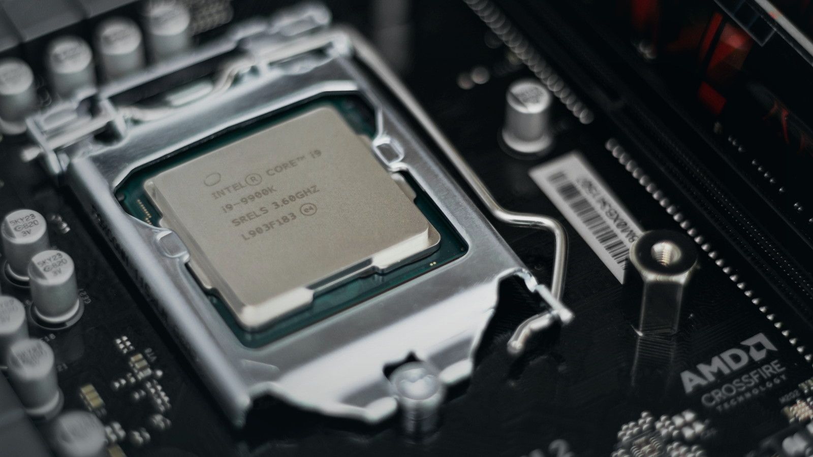 Azerty — in-body 01 1600x900
