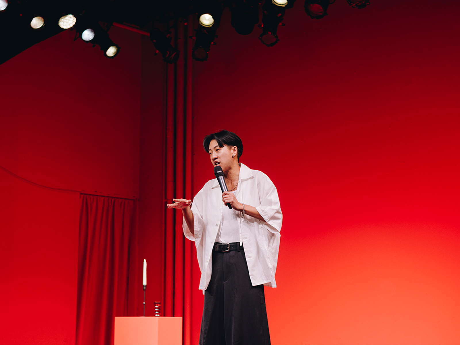 Elliot Page presents Jes Tom: Less Lonely: What to expect - 1