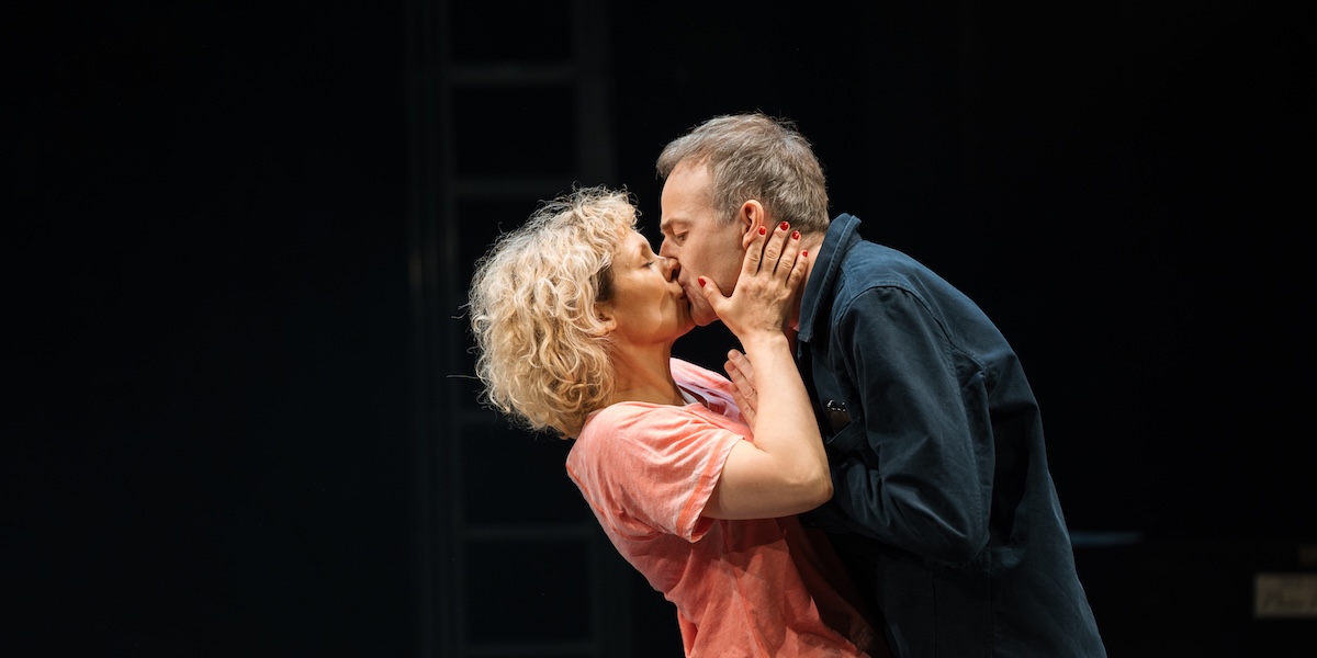 'Stage Kiss' review — this American backstage comedy takes a wry look at intimacy