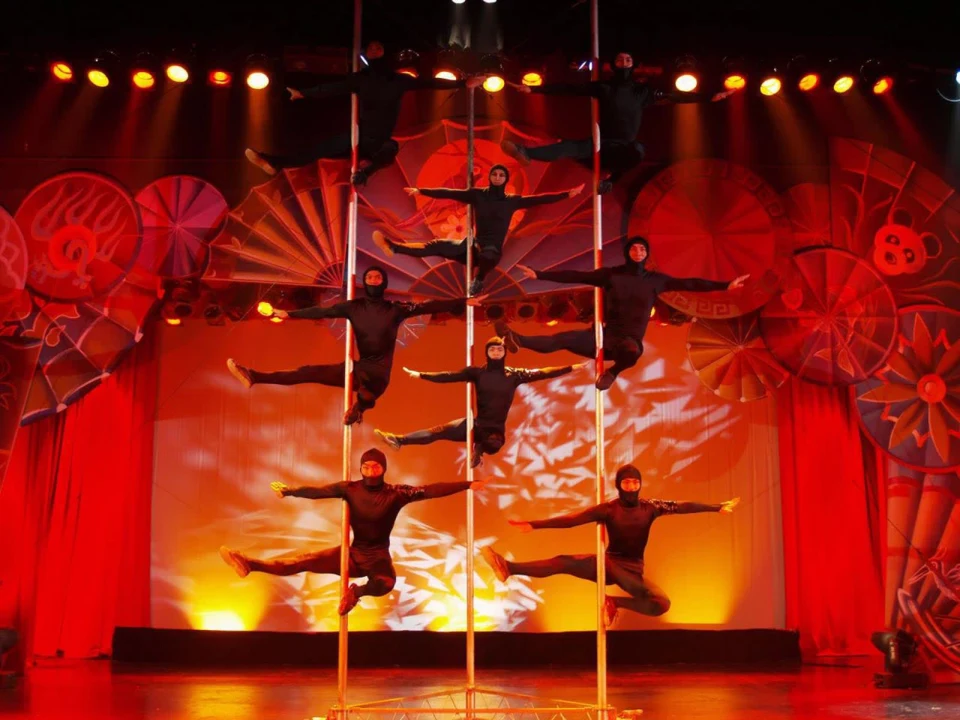 Chinese Acrobats of Hebei: What to expect - 1