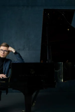 Víkingur Ólafsson, piano