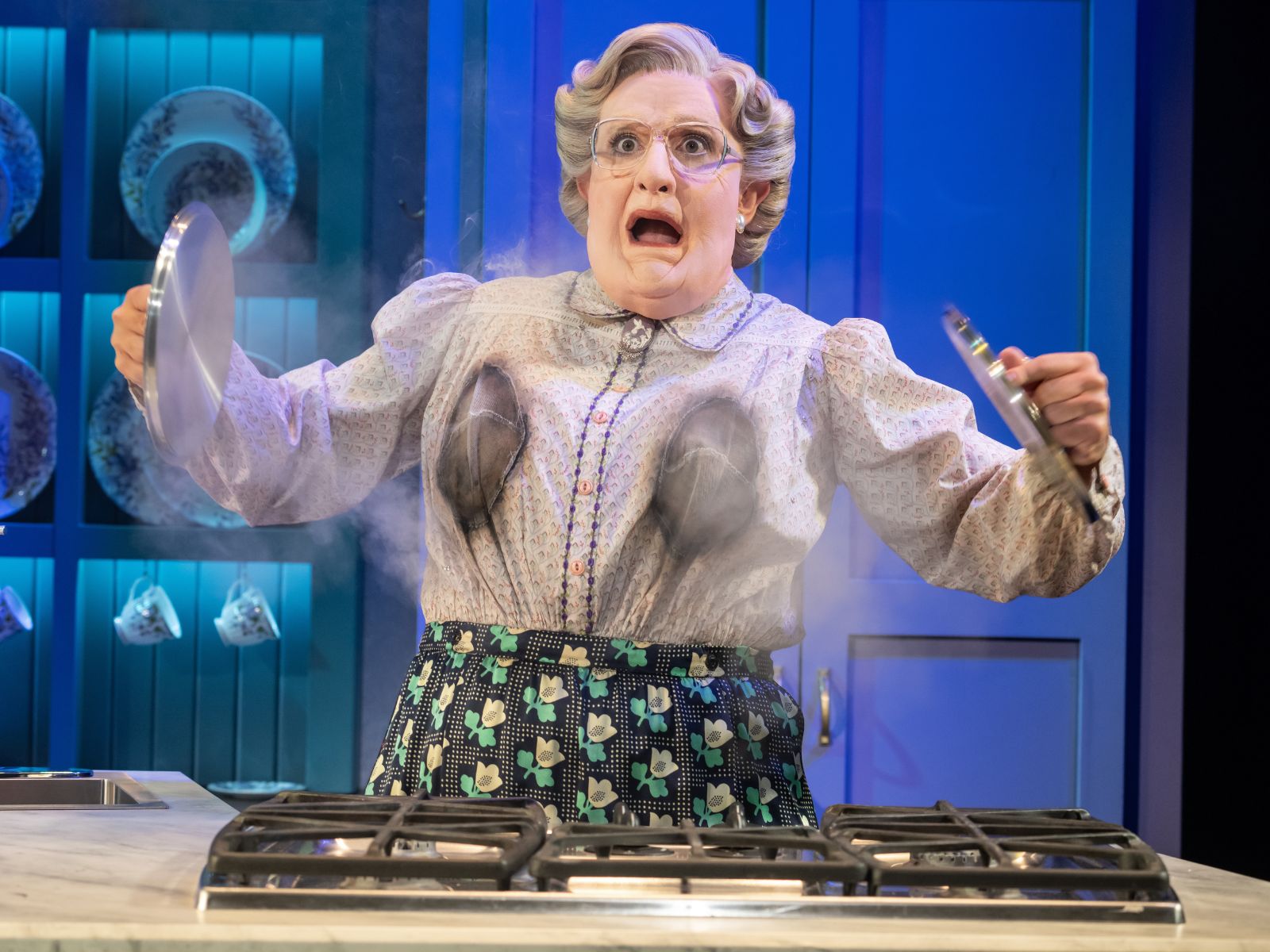 ‘Mrs. Doubtfire’ to close in London in April 2025 | London Theatre