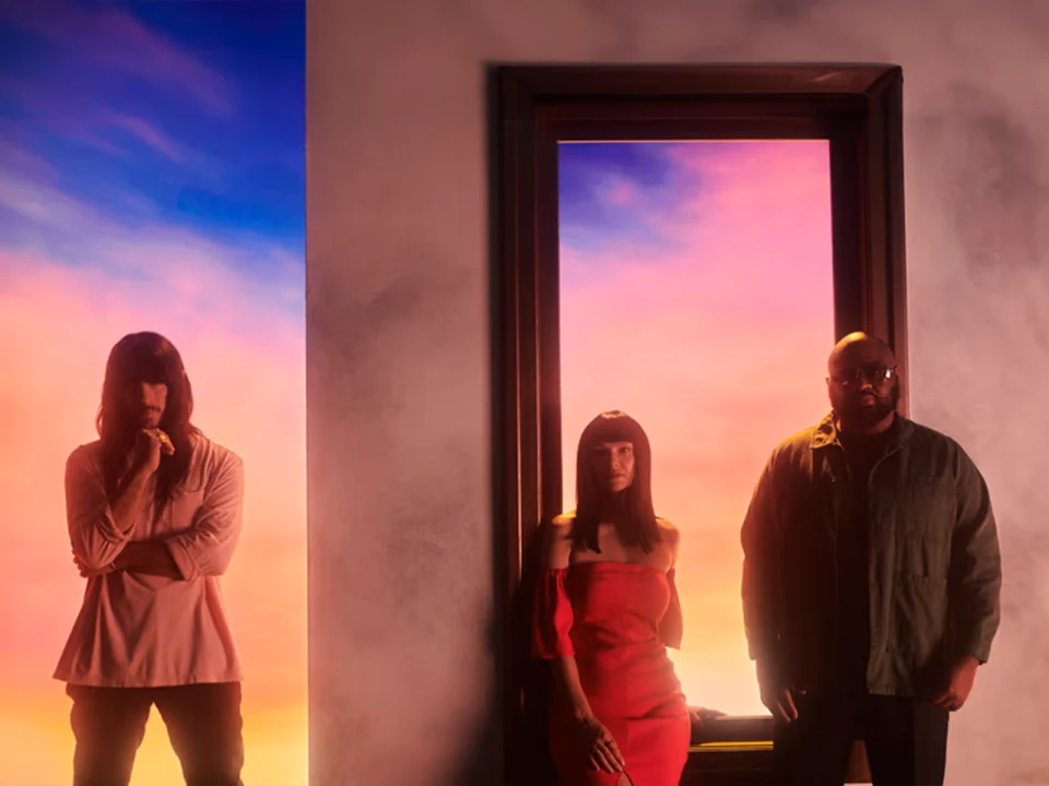 Production photo of Khruangbin in Hollywood Bowl.