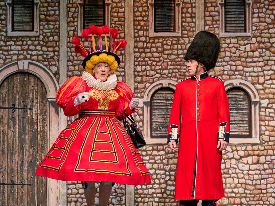 Mother Goose - Duke of York's Theatre : What to expect - 1