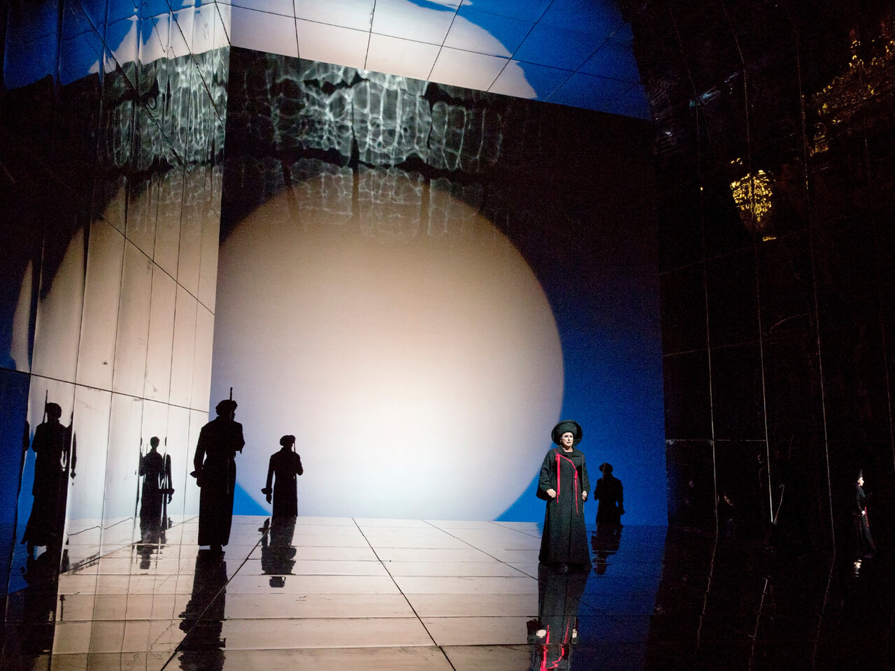 Die Frau ohne Schatten: What to expect - 1