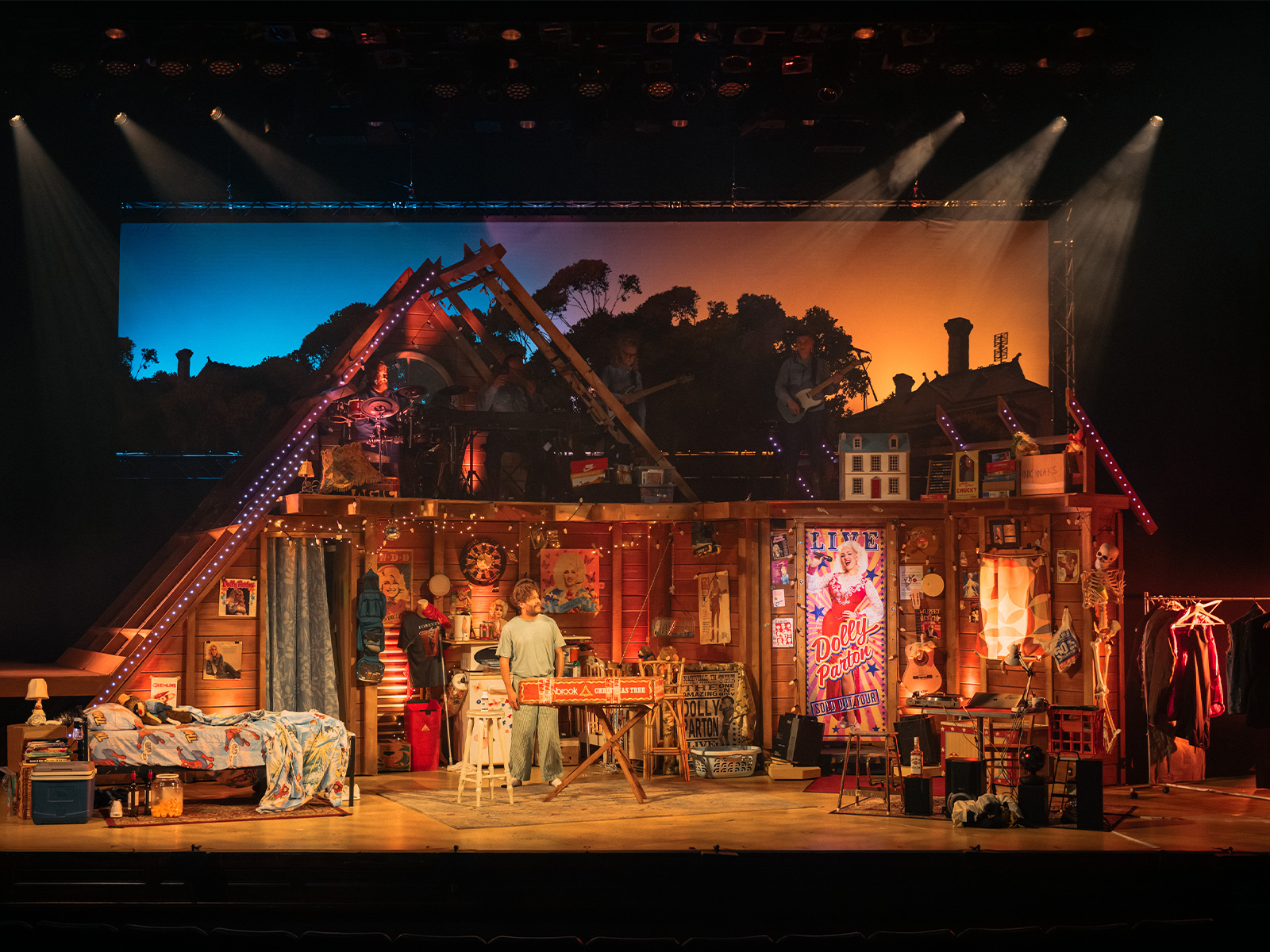 Here You Come Again: What to expect - 5